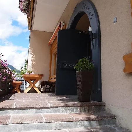 Ξενοδοχείο Zerres 3*