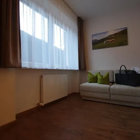 Ξενοδοχείο Zerres 3*